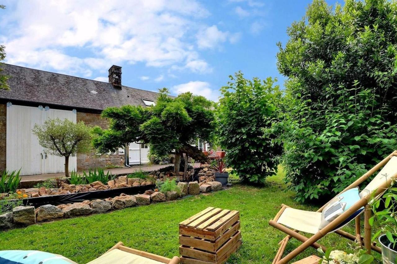 La Bremande Bed & Breakfast Saint-Georges-de-Reintembault Bagian luar foto